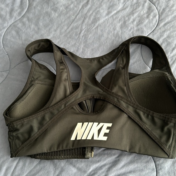 Nike sports bra - Picture 4 of 4
